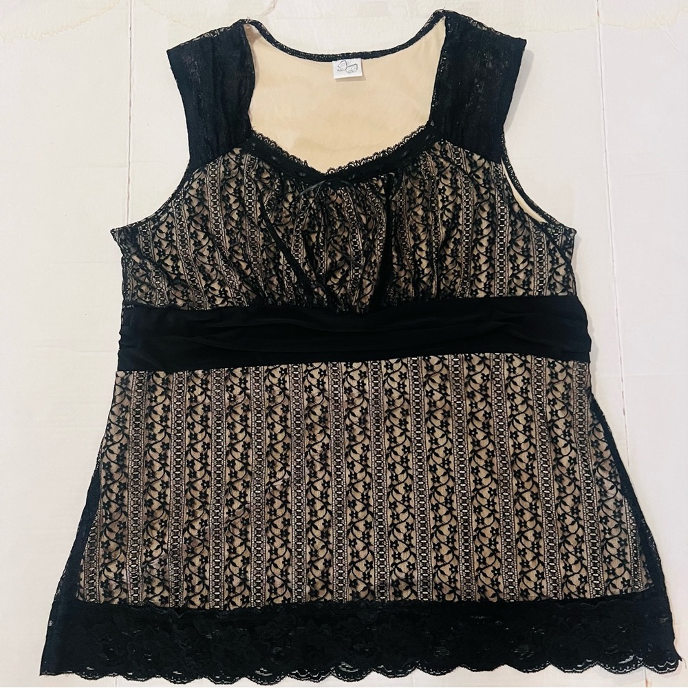 Butterfly Logo Lace Top 1X Black Nude Lined Sleeveless Scoop Necklace
